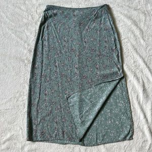 Brandy Melville skirt ( light green flower patterned)